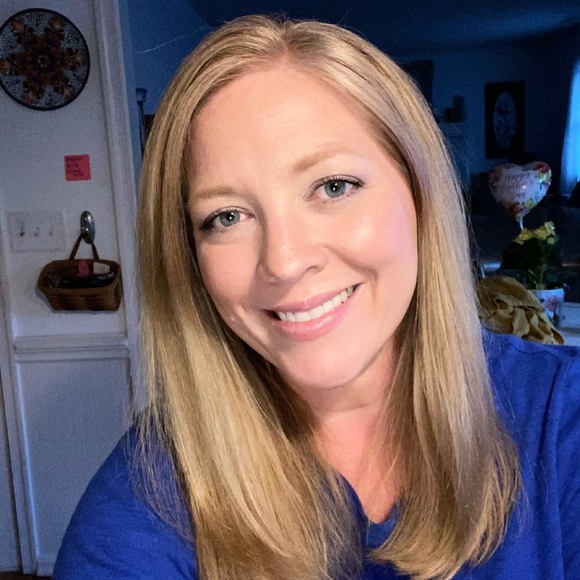 Meet your Posher, Laura - Picture 1 of 1